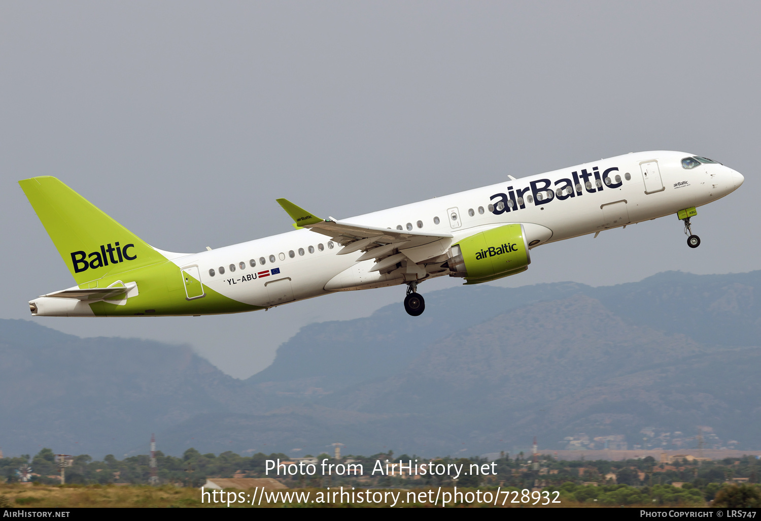 Aircraft Photo of YL-ABU | Airbus A220-300 (BD-500-1A11) | AirBaltic | AirHistory.net #728932