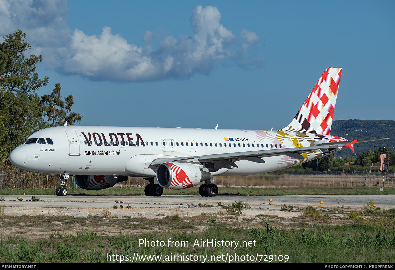 Aircraft Photo of EC-NTM | Airbus A320-216 | Volotea | AirHistory.net #729109