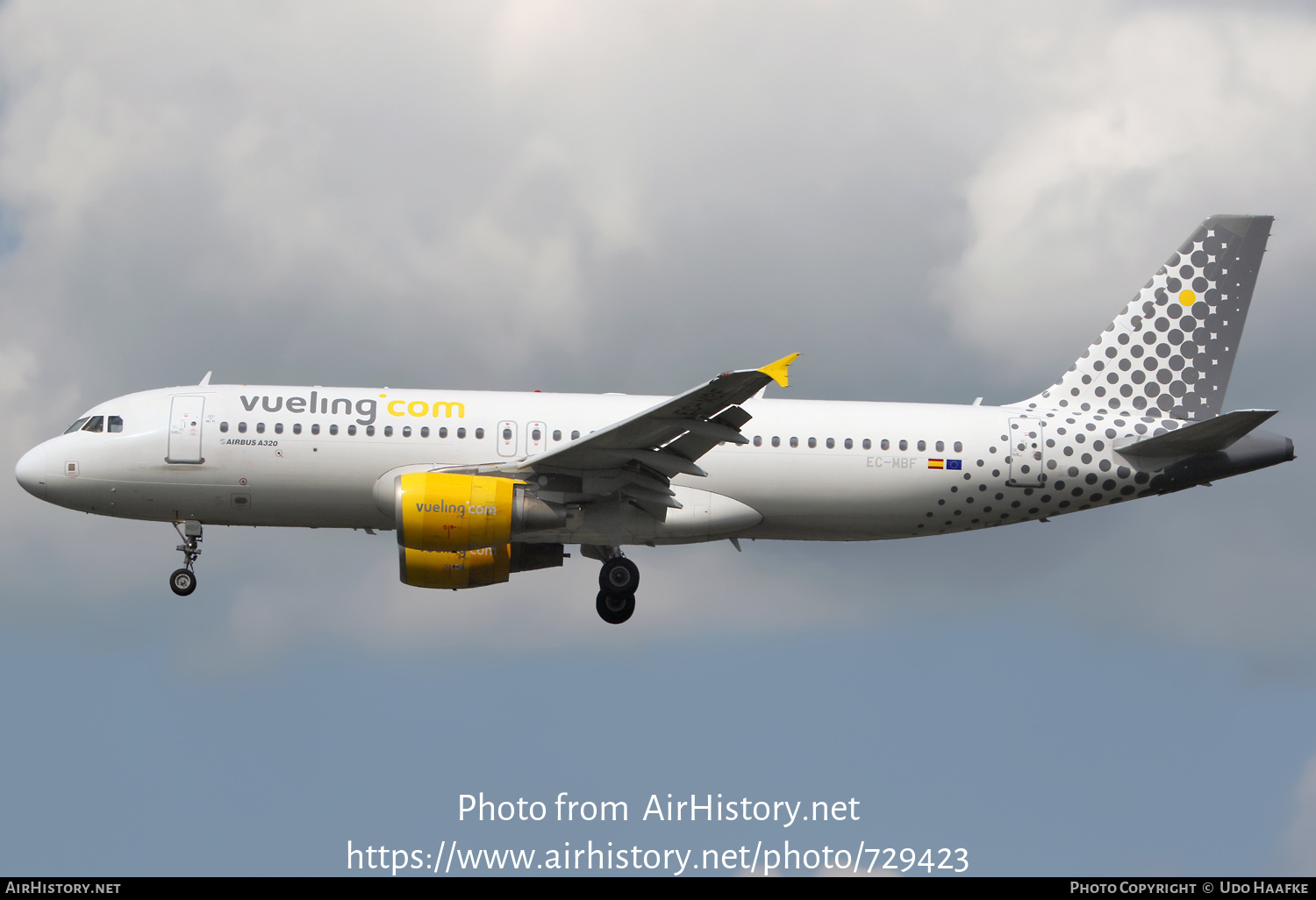 Aircraft Photo of EC-MBF | Airbus A320-214 | Vueling Airlines | AirHistory.net #729423