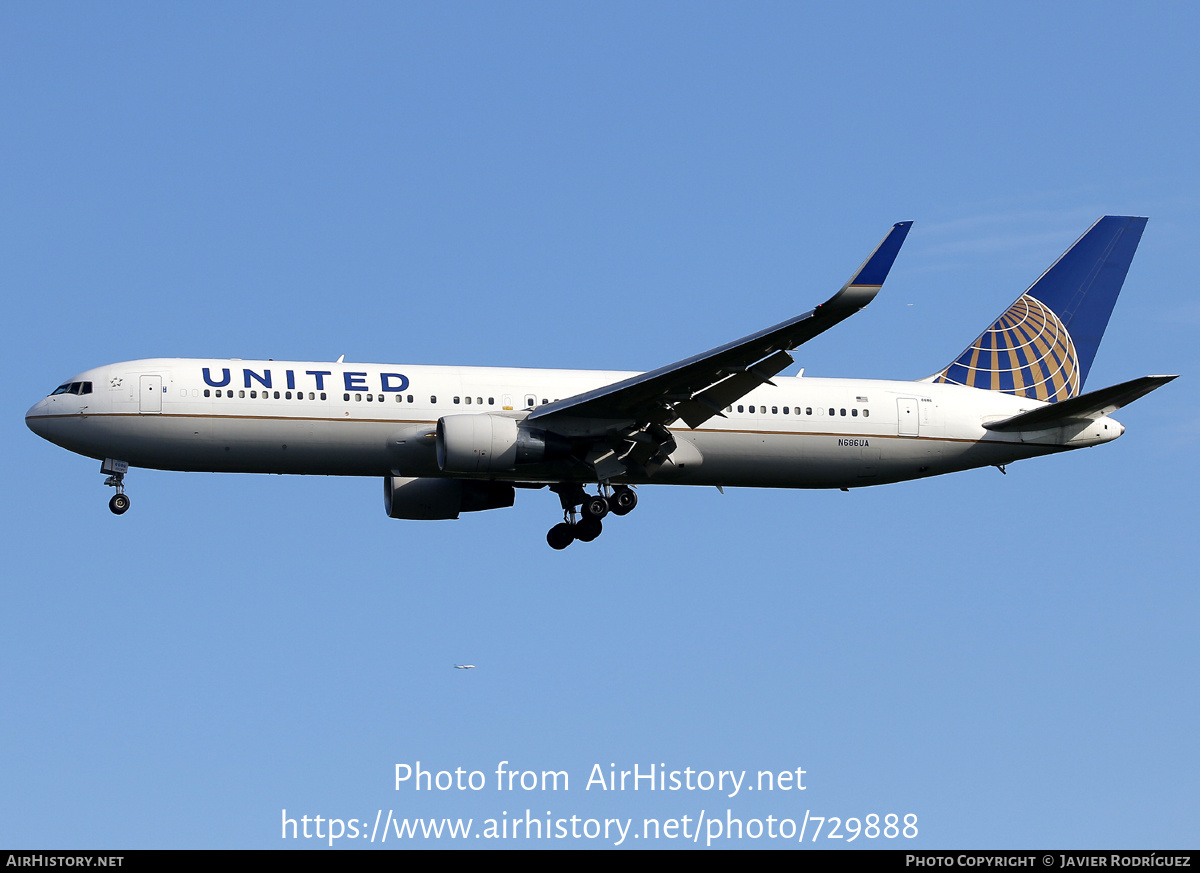 Aircraft Photo of N686UA | Boeing 767-3CB/ER | United Airlines | AirHistory.net #729888