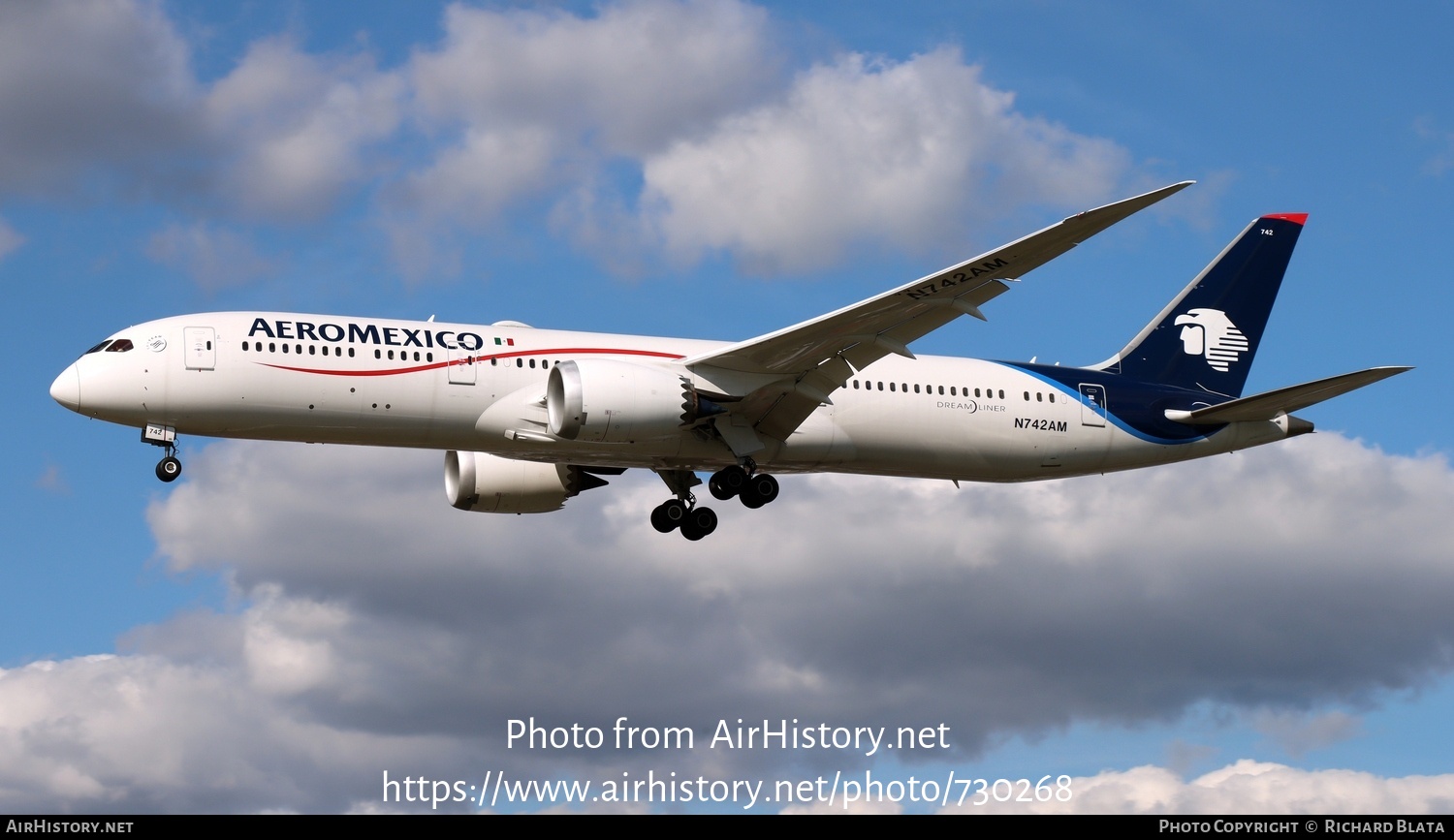 Aircraft Photo of N742AM | Boeing 787-9 Dreamliner | AeroMéxico | AirHistory.net #730268