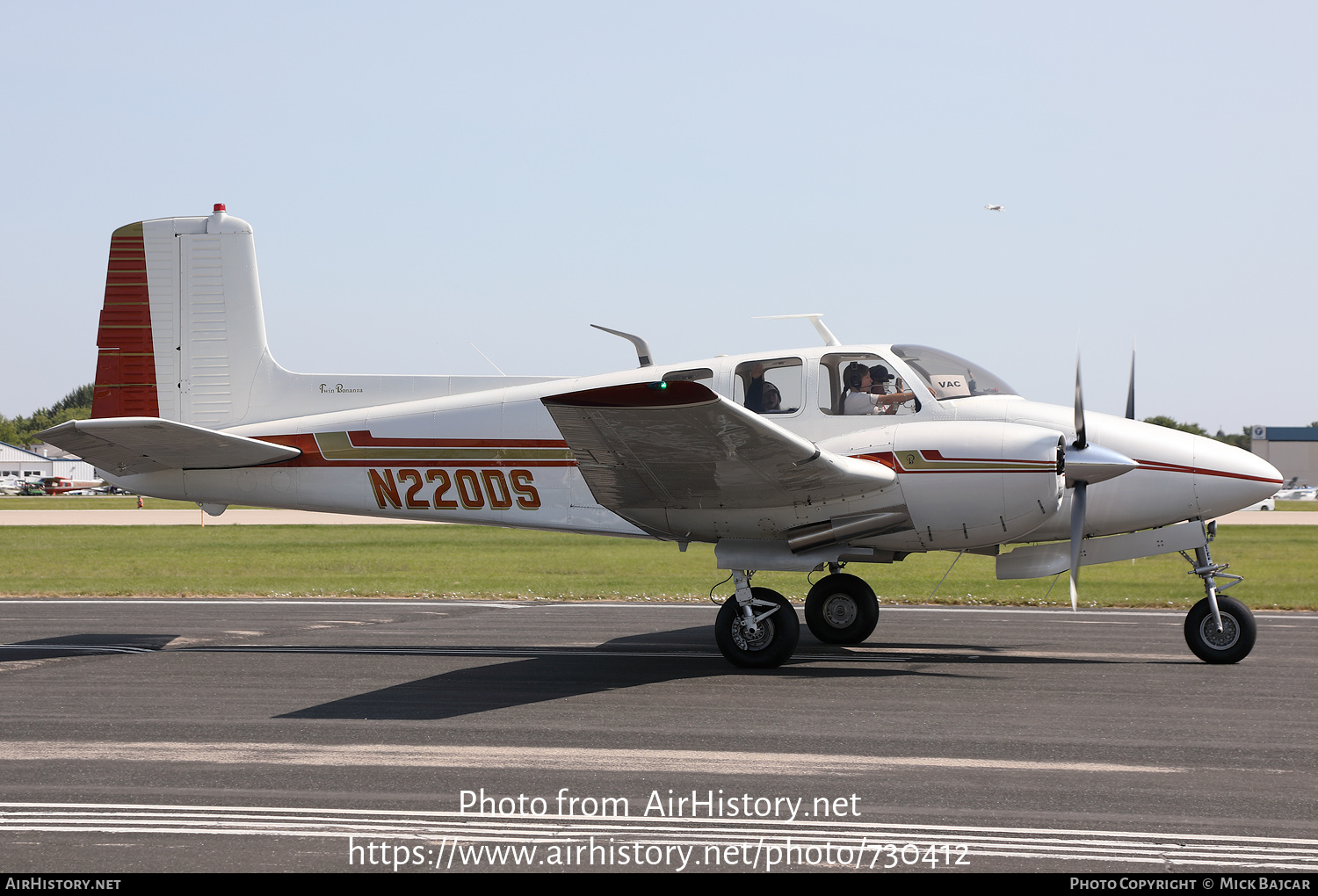 Aircraft Photo of N220DS | Beech D50C Twin Bonanza | AirHistory.net #730412