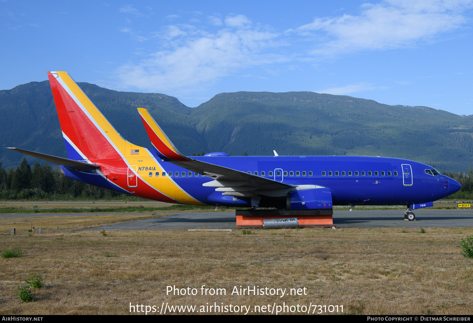 Aircraft Photo of N7841A | Boeing 737-7L9 | Coulson Flying Tankers | AirHistory.net #731011