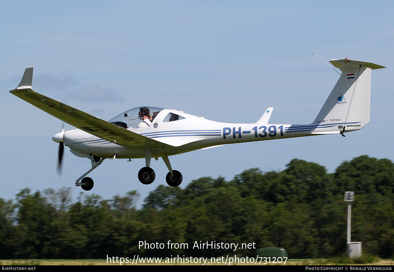 Aircraft Photo of PH-1391 | Diamond HK-36TC Super Dimona | MGC225 - Motor Glider Club 225 | AirHistory.net #731207