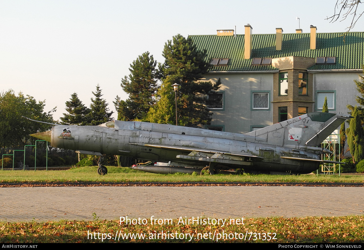 Aircraft Photo of 8707 | Mikoyan-Gurevich MiG-21MF | Poland - Air Force | AirHistory.net #731352