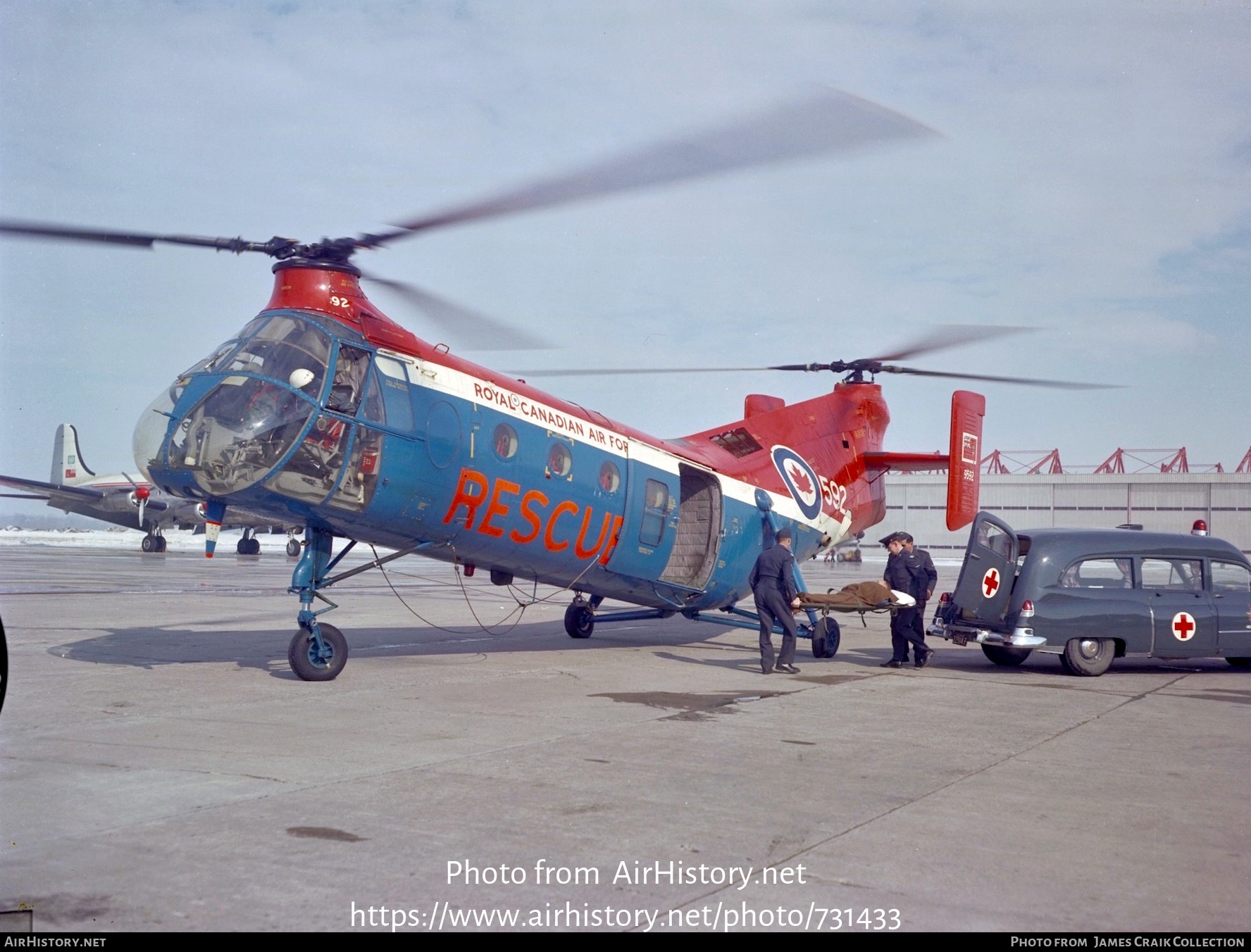 Aircraft Photo of 9592 | Vertol 44A | Canada - Air Force | AirHistory.net #731433