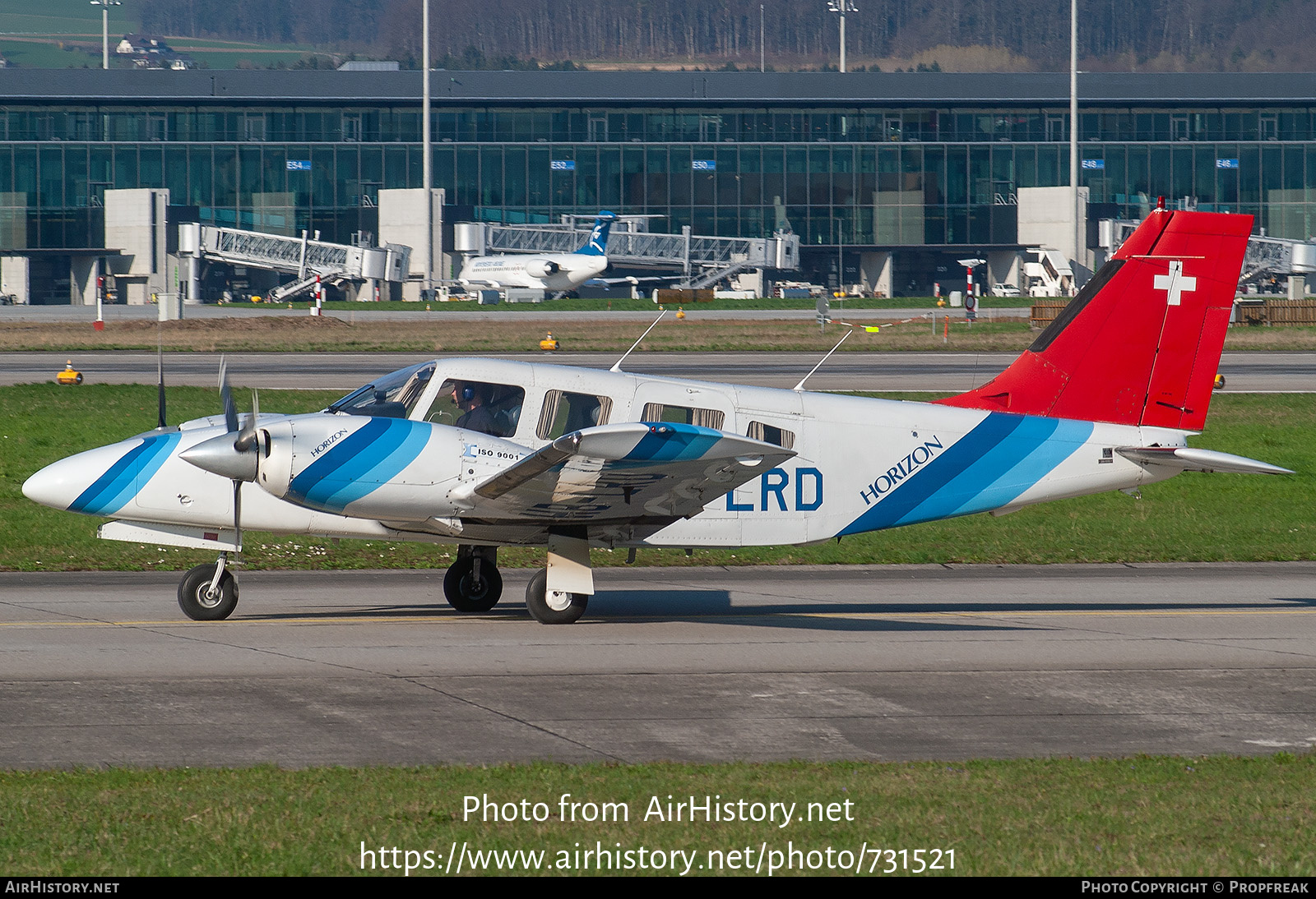 Aircraft Photo of HB-LRD | Piper PA-34-220T Seneca III | Horizon Swiss Flight Academy | AirHistory.net #731521