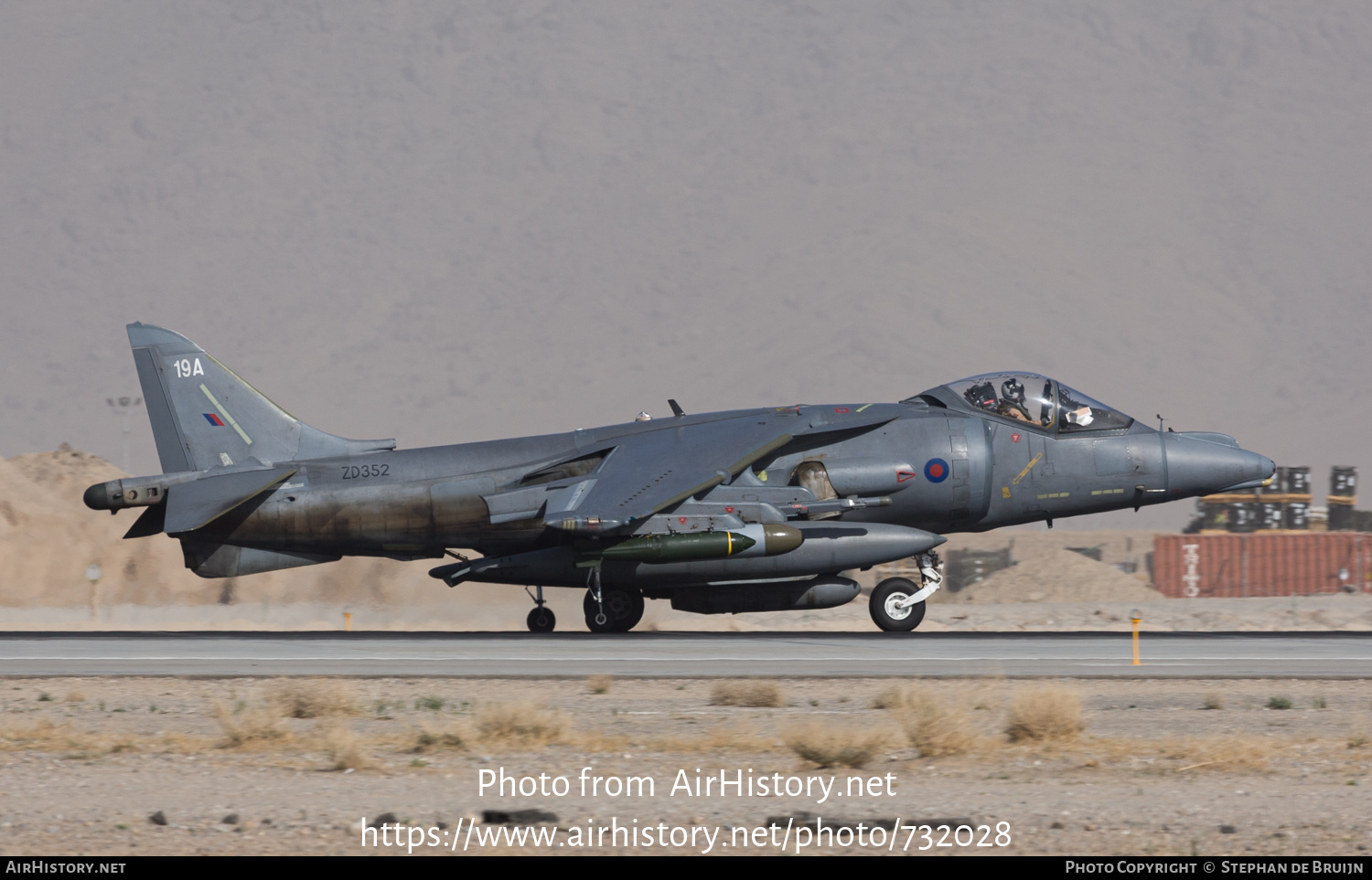 Aircraft Photo of ZD352 | British Aerospace Harrier GR7A | UK - Air Force | AirHistory.net #732028