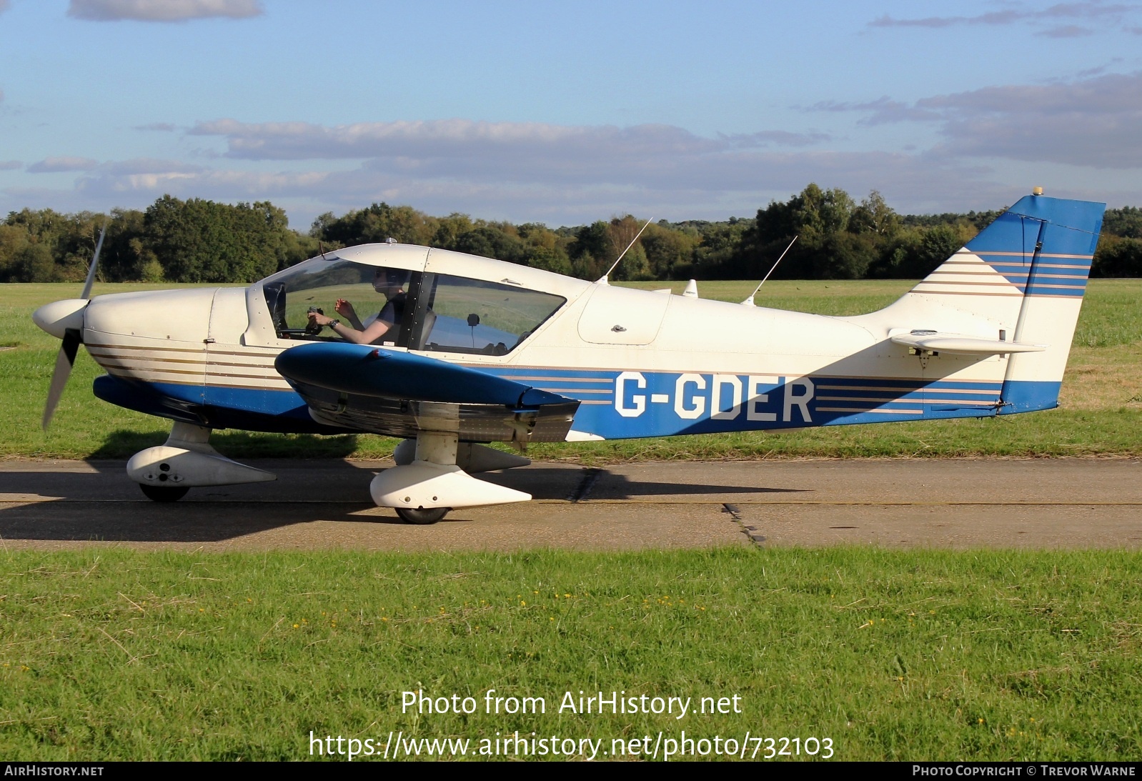 Aircraft Photo of G-GDER | Robin R-1180TD | AirHistory.net #732103