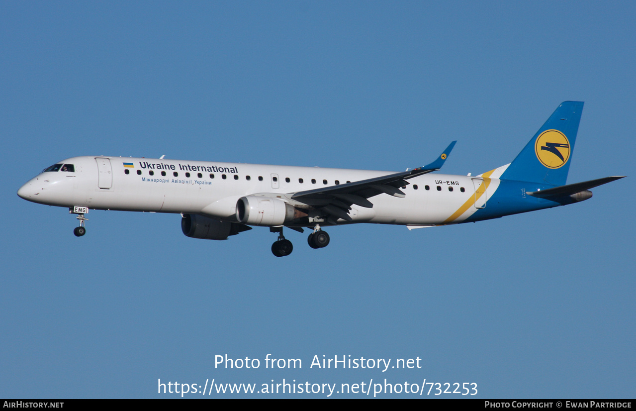 Aircraft Photo of UR-EMG | Embraer 195AR (ERJ-190-200IGW) | Ukraine International Airlines | AirHistory.net #732253