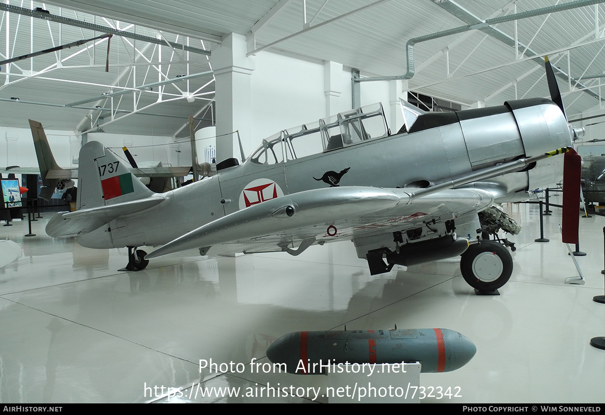 Aircraft Photo of 1737 | North American T-6J Harvard Mk IV | Portugal - Air Force | AirHistory.net #732342