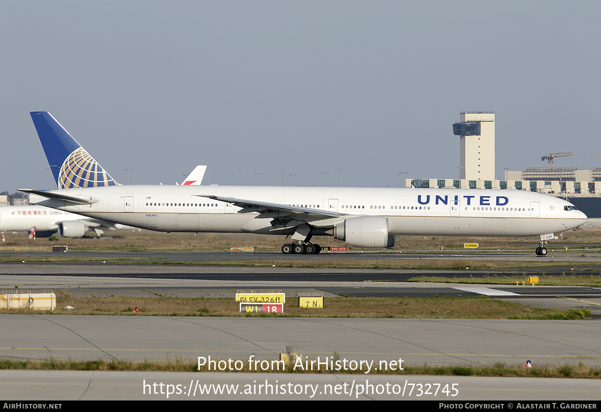 Aircraft Photo of N2644U | Boeing 777-300/ER | United Airlines | AirHistory.net #732745