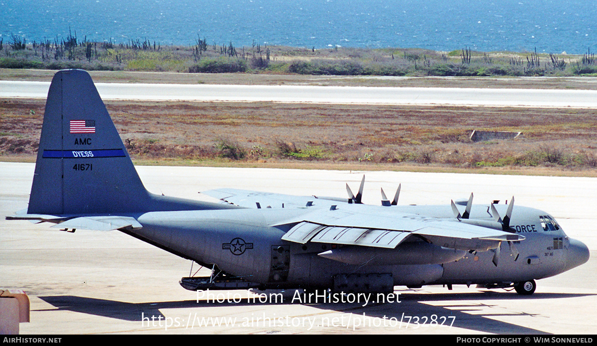 Aircraft Photo of 74-1671 | Lockheed C-130H Hercules | USA - Air Force | AirHistory.net #732827