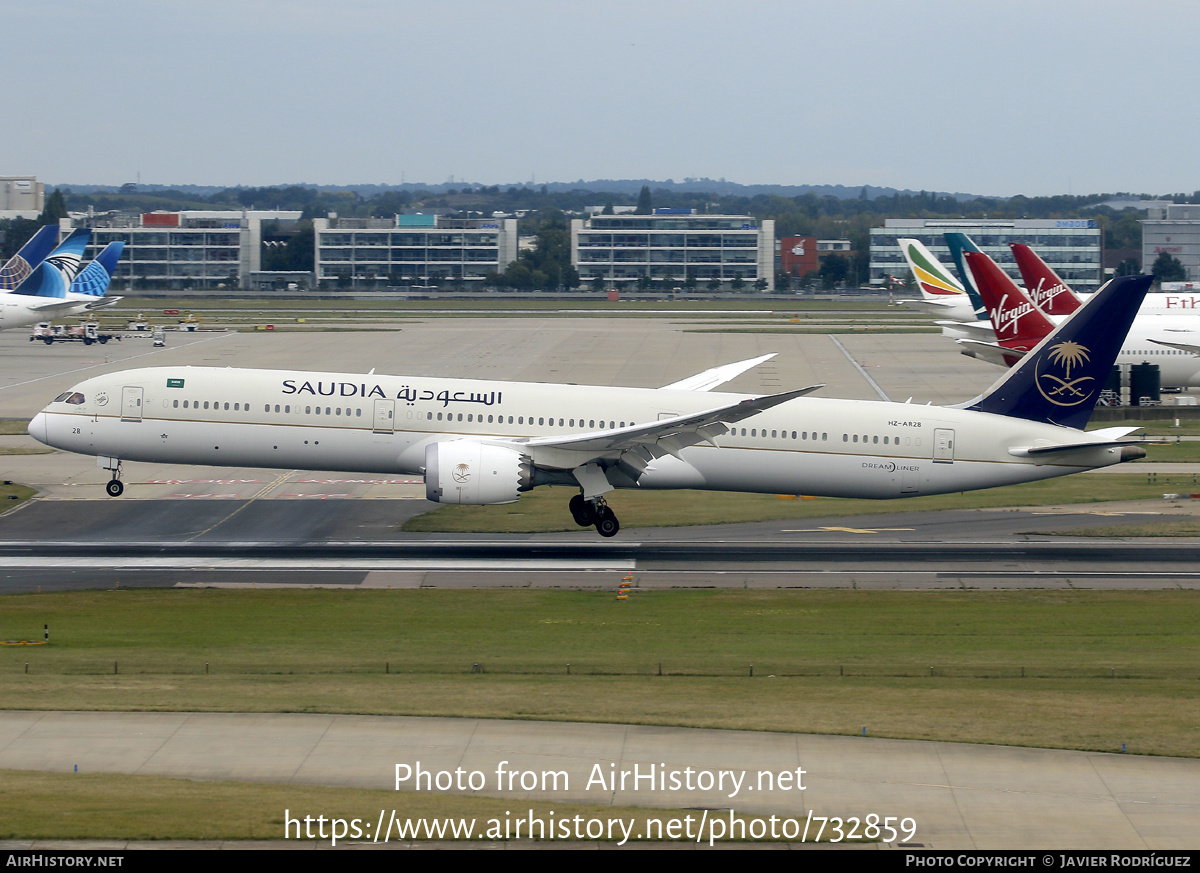 Aircraft Photo of HZ-AR28 | Boeing 787-10 Dreamliner | Saudia - Saudi Arabian Airlines | AirHistory.net #732859