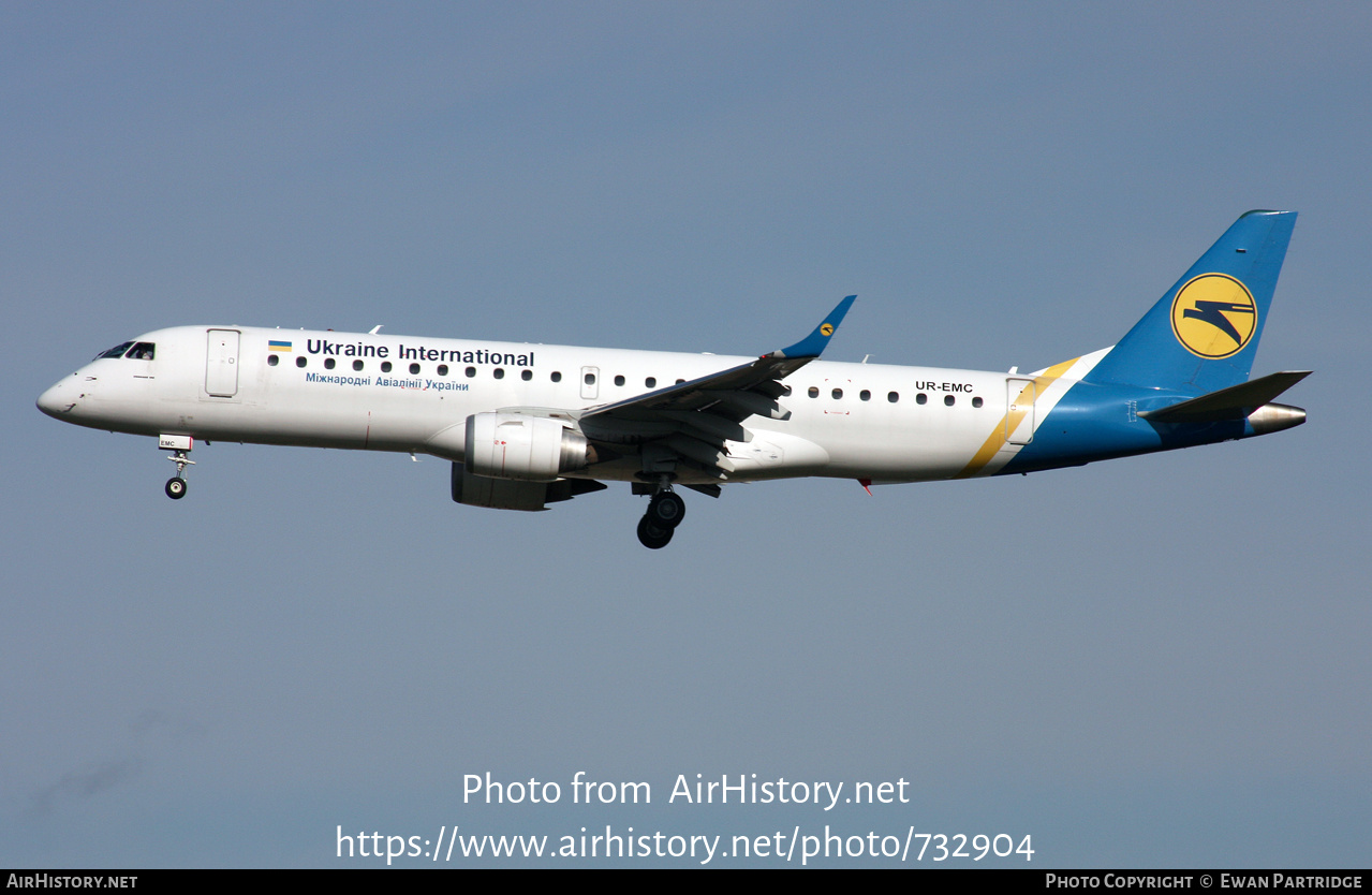 Aircraft Photo of UR-EMC | Embraer 190STD (ERJ-190-100STD) | Ukraine International Airlines | AirHistory.net #732904