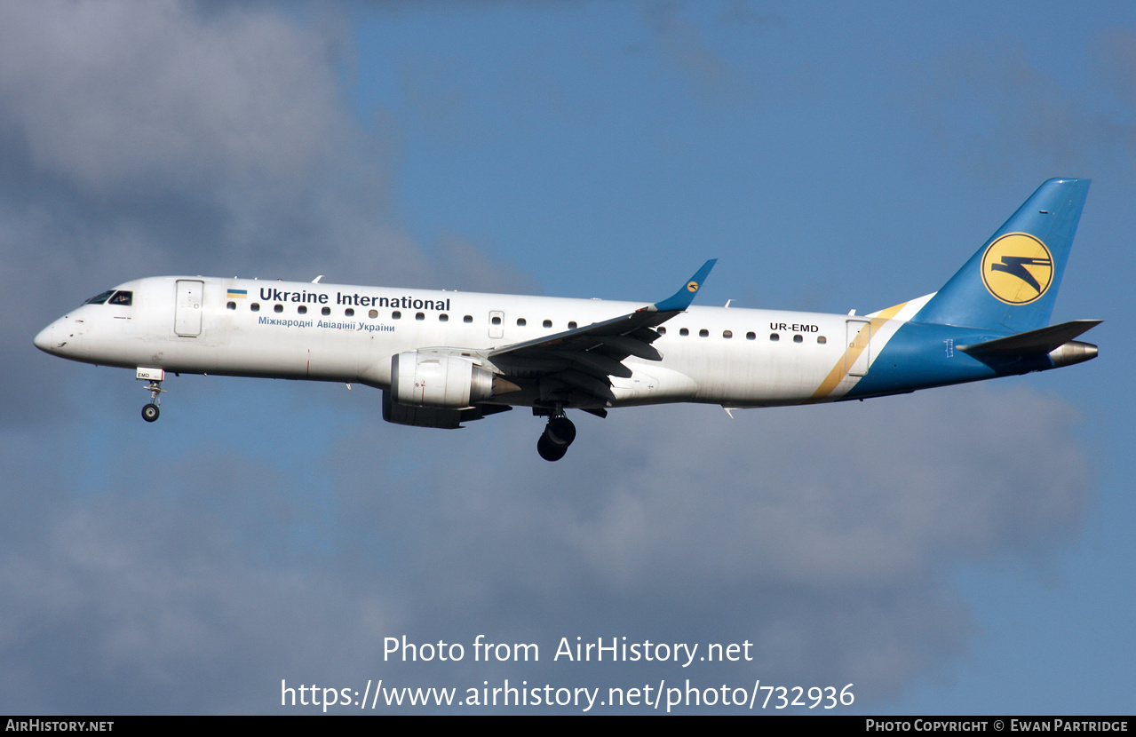 Aircraft Photo of UR-EMD | Embraer 190STD (ERJ-190-100STD) | Ukraine International Airlines | AirHistory.net #732936