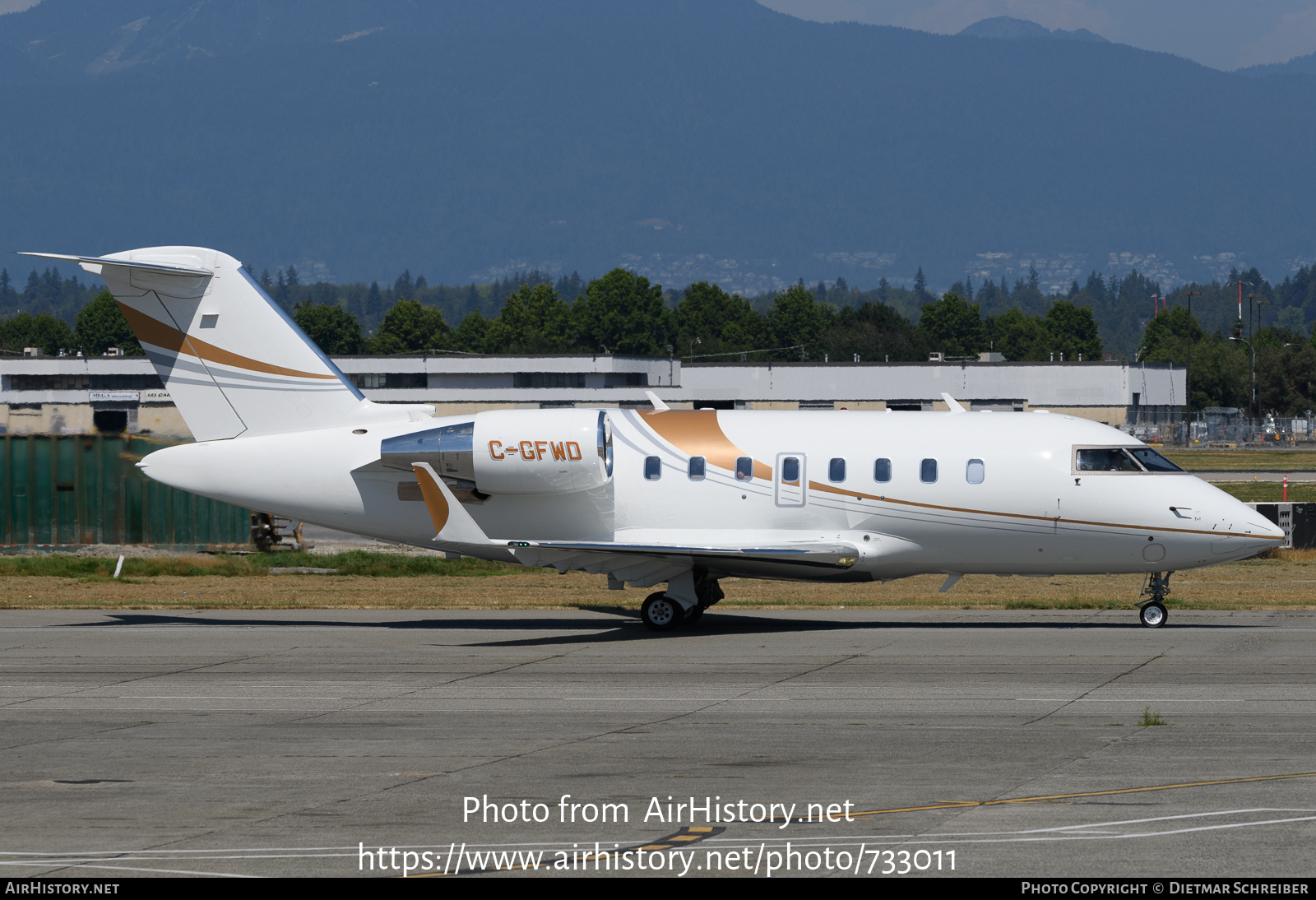 Aircraft Photo of C-GFWD | Bombardier Challenger 605 (CL-600-2B16) | AirHistory.net #733011