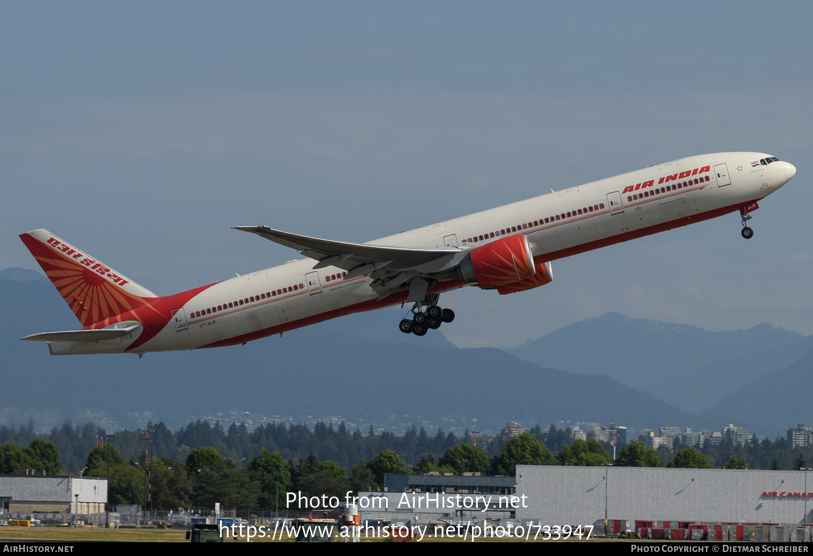 Aircraft Photo of VT-ALR | Boeing 777-337/ER | Air India | AirHistory.net #733947