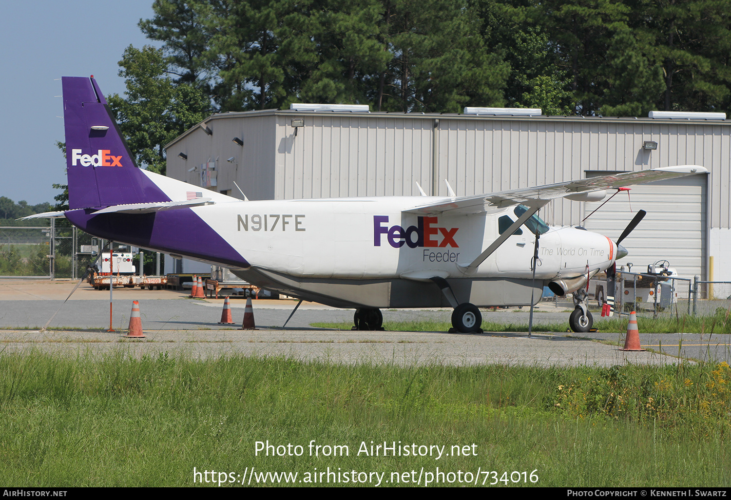 Aircraft Photo of N917FE | Cessna 208B Super Cargomaster | FedEx Feeder | AirHistory.net #734016