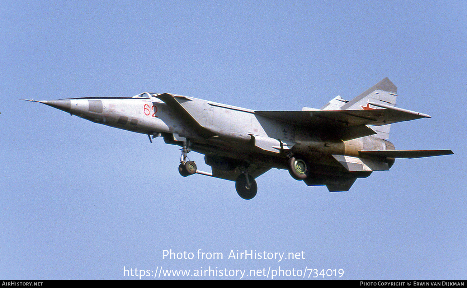 Aircraft Photo of 62 red | Mikoyan-Gurevich MiG-25RBS | Soviet Union - Air Force | AirHistory.net #734019