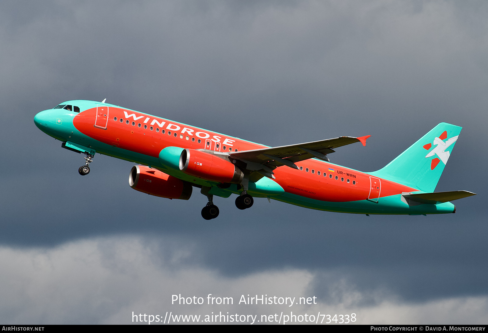 Aircraft Photo of UR-WRN | Airbus A320-232 | Windrose | AirHistory.net #734338