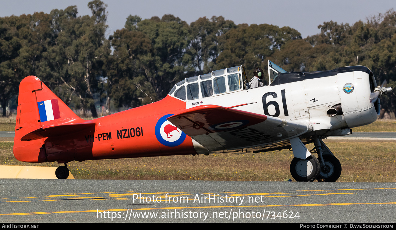 Aircraft Photo of VH-PEM / NZ1061 | North American AT-6D Harvard III | New Zealand - Air Force | AirHistory.net #734624