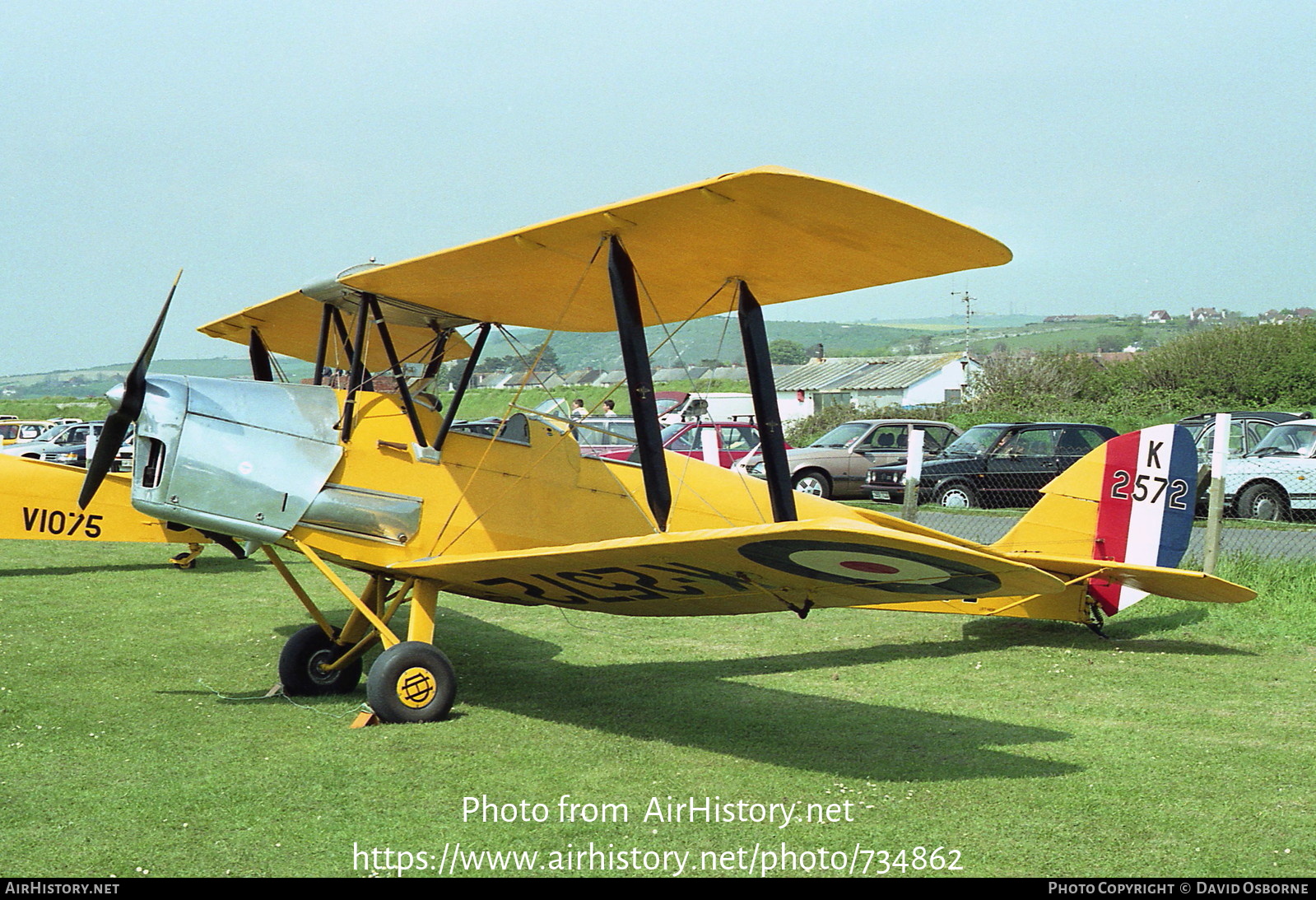 Aircraft Photo of G-AOZH / K-2572 | De Havilland D.H. 82A Tiger Moth II | UK - Air Force | AirHistory.net #734862