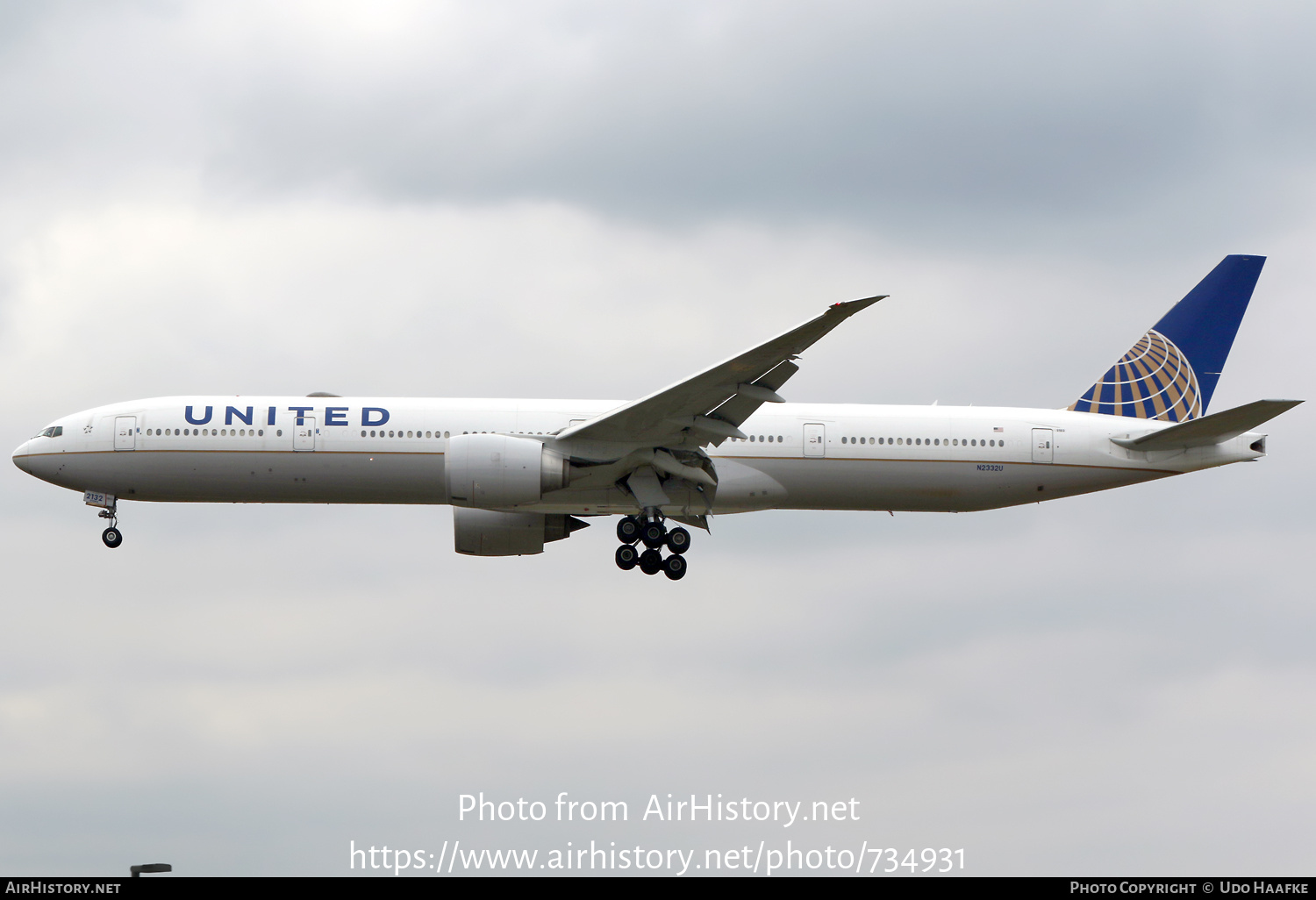 Aircraft Photo of N2332U | Boeing 777-300/ER | United Airlines | AirHistory.net #734931