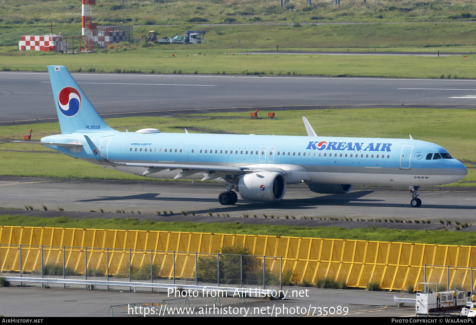 Aircraft Photo of HL8528 | Airbus A321-272NX | Korean Air | AirHistory.net #735089