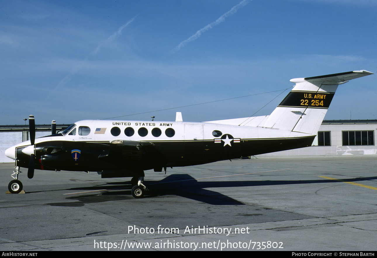 Aircraft Photo of 73-22254 / 0-22254 | Beech C-12C Huron | USA - Army | AirHistory.net #735802