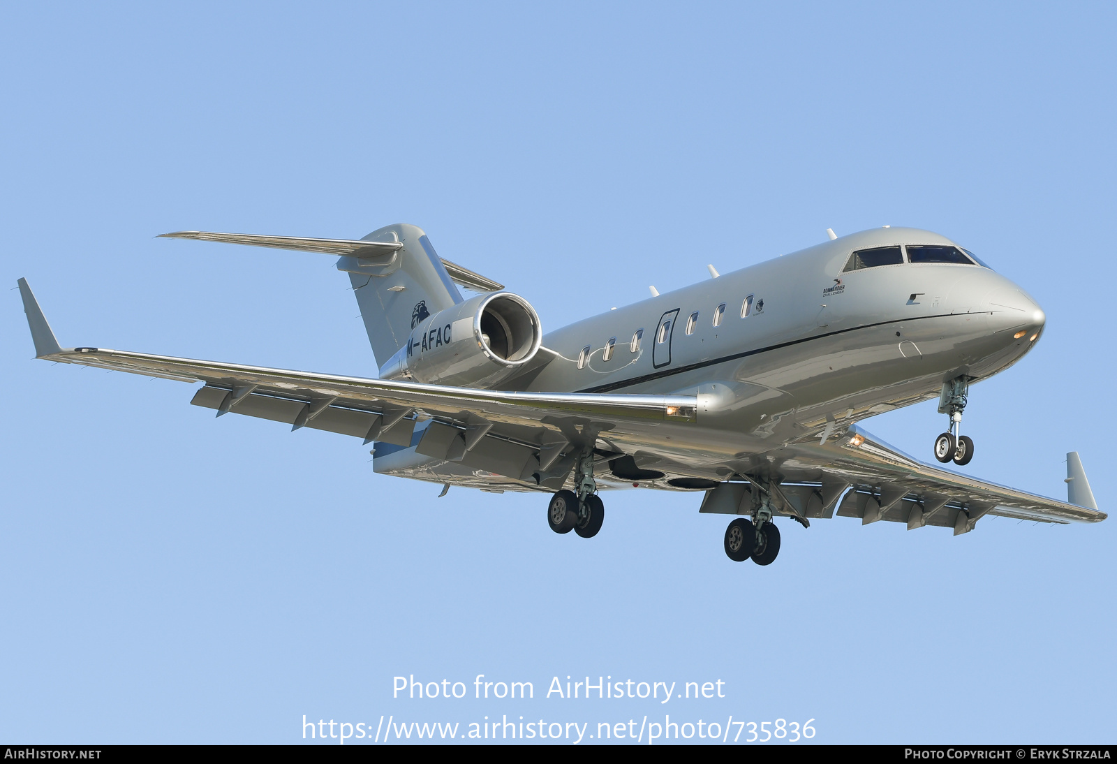 Aircraft Photo of M-AFAC | Bombardier Challenger 604 (CL-600-2B16) | AirHistory.net #735836