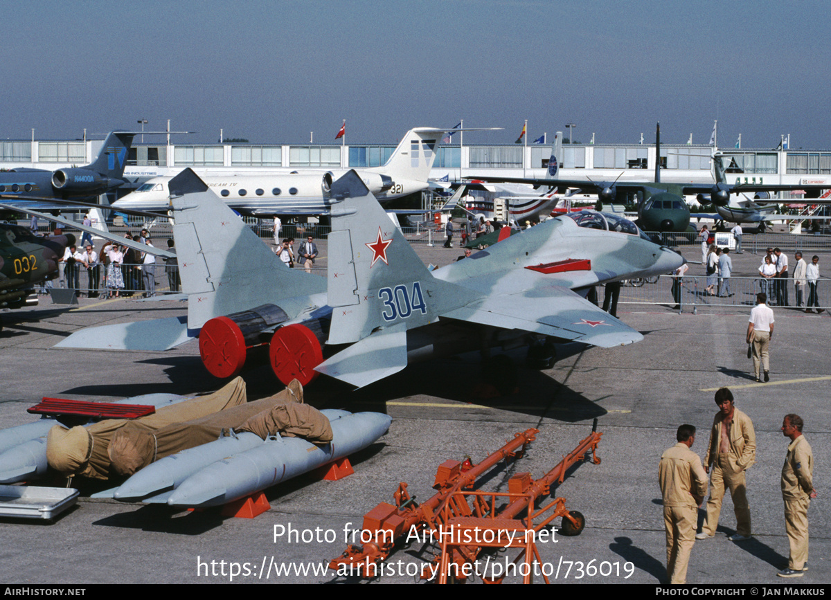 Aircraft Photo of 304 blue | Mikoyan-Gurevich MiG-29UB (9-51) | Soviet Union - Air Force | AirHistory.net #736019