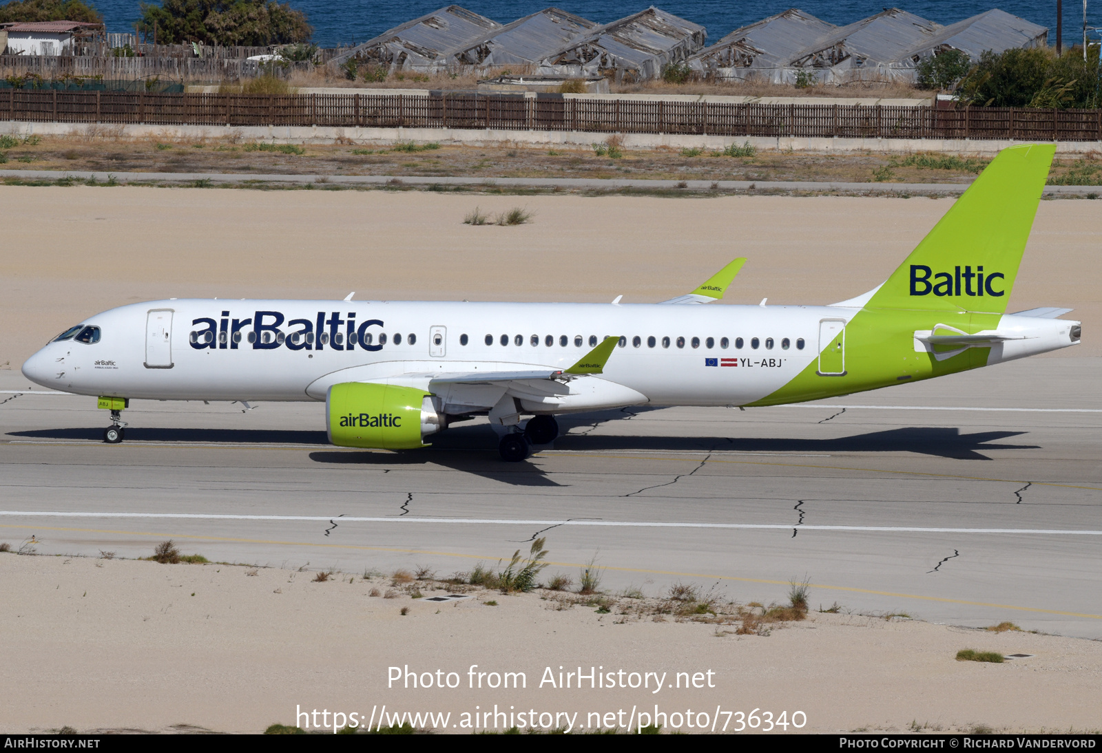 Aircraft Photo of YL-ABJ | Airbus A220-371 (BD-500-1A11) | AirBaltic | AirHistory.net #736340