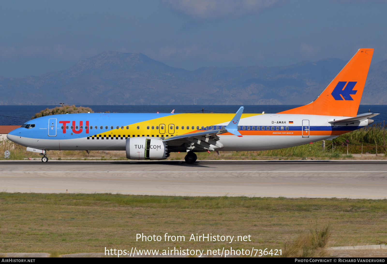 Aircraft Photo of D-AMAH | Boeing 737-8 Max 8 | TUI | Hapag-Lloyd | AirHistory.net #736421