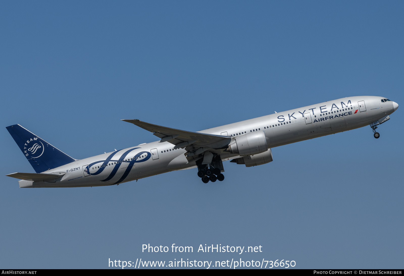 Aircraft Photo of F-GZNT | Boeing 777-328/ER | Air France | AirHistory.net #736650