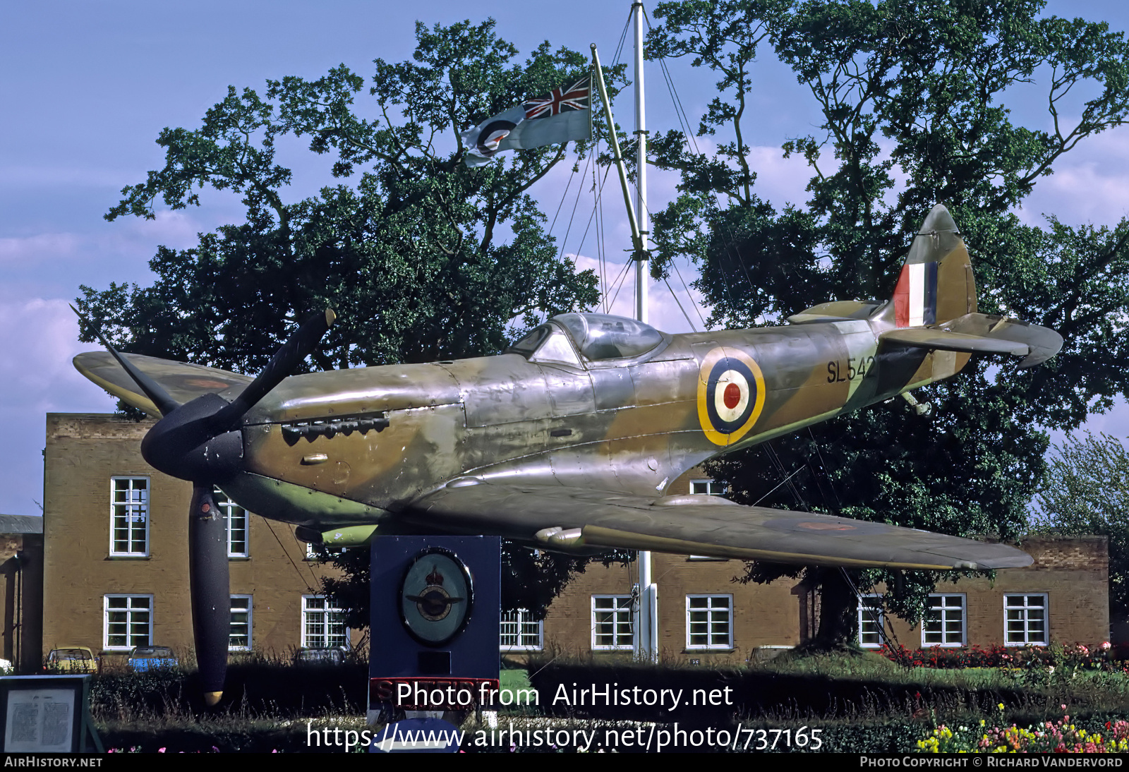 Aircraft Photo of SL542 | Supermarine Spitfire Mk XVIe | UK - Air Force | AirHistory.net #737165