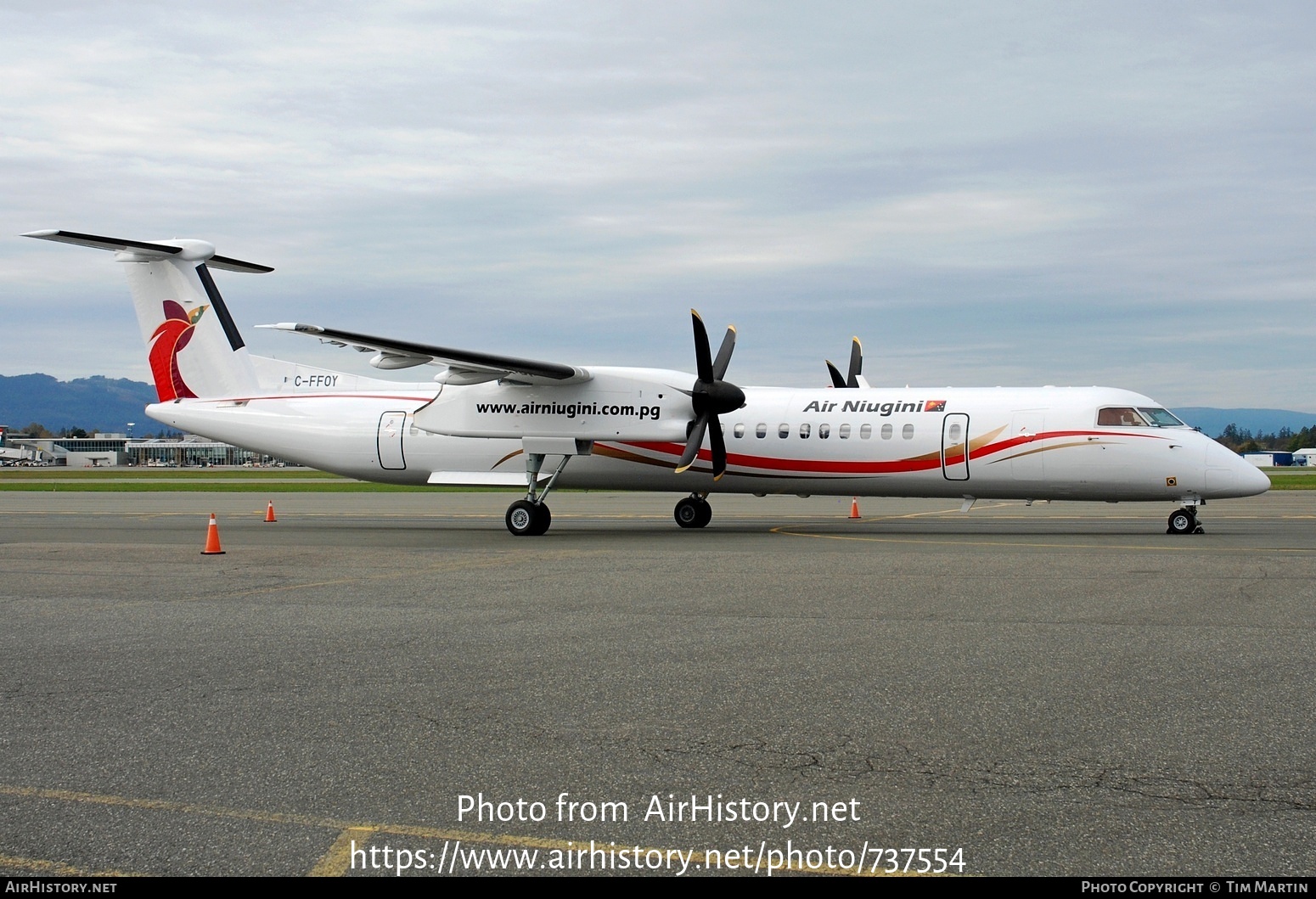 Aircraft Photo of C-FFOY | Bombardier DHC-8-402 Dash 8 | Air Niugini | AirHistory.net #737554