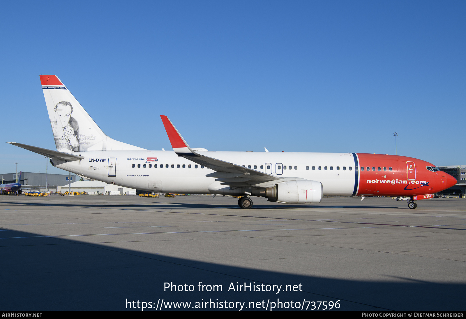 Aircraft Photo of LN-DYM | Boeing 737-8JP | Norwegian | AirHistory.net #737596