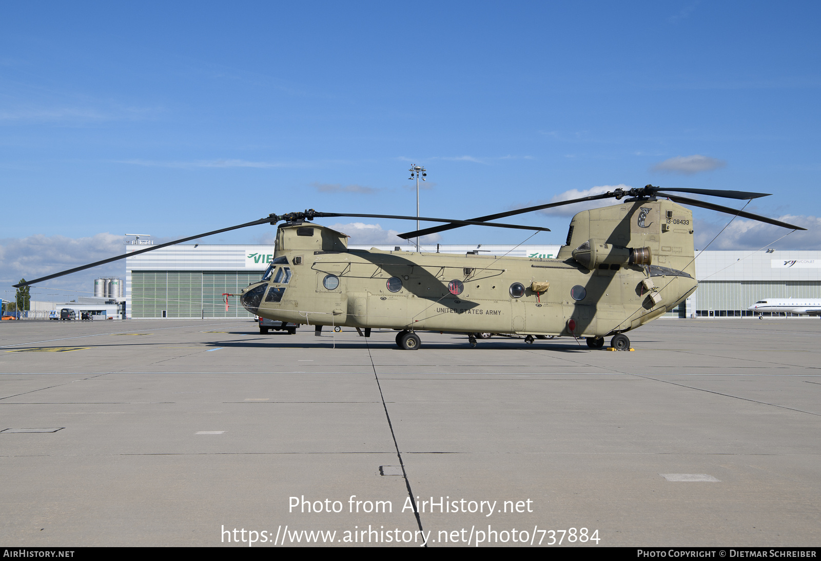 Aircraft Photo of 13-8433 | Boeing CH-47F Chinook | USA - Army | AirHistory.net #737884