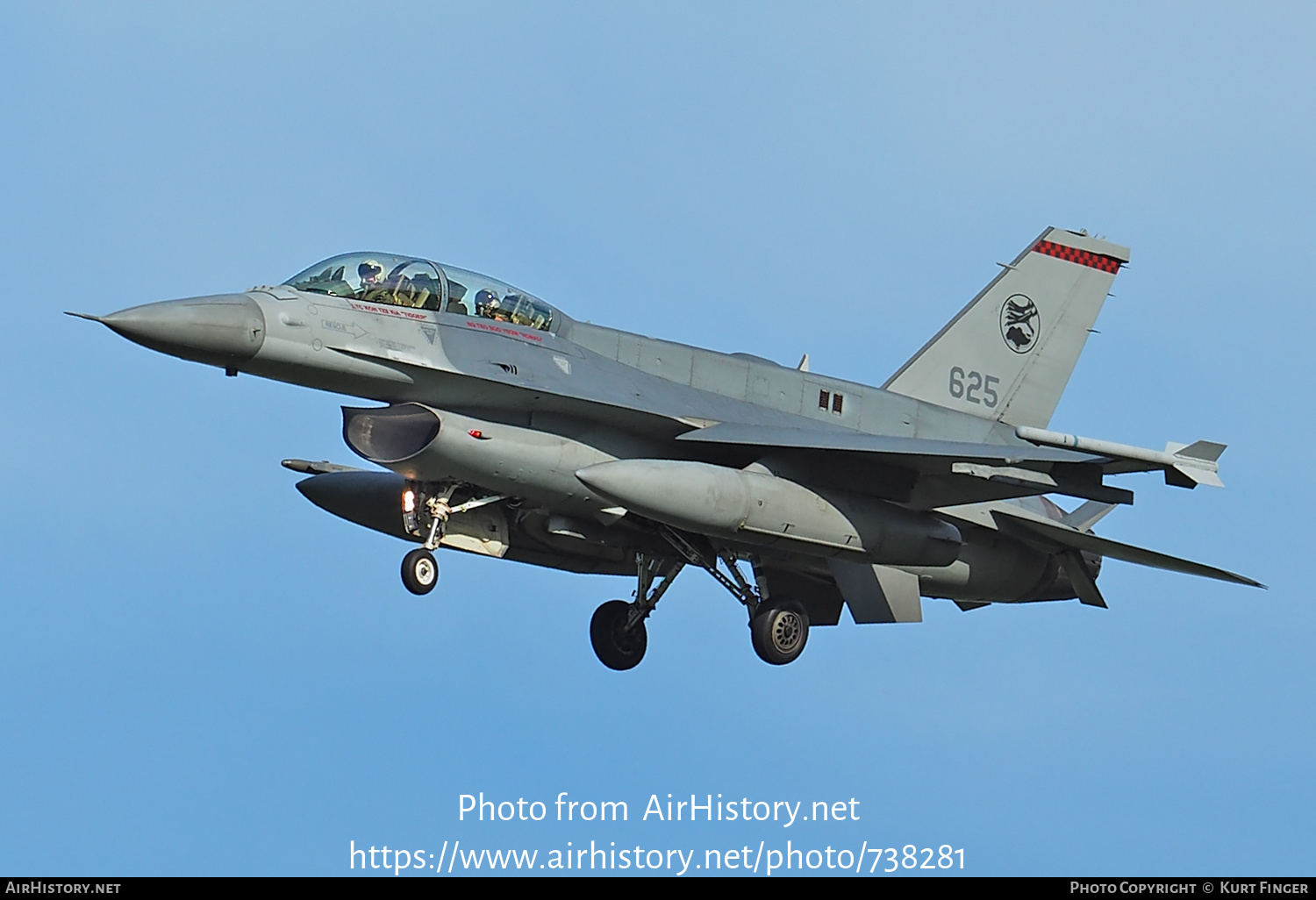 Aircraft Photo of 625 | General Dynamics F-16D Fighting Falcon | Singapore - Air Force | AirHistory.net #738281