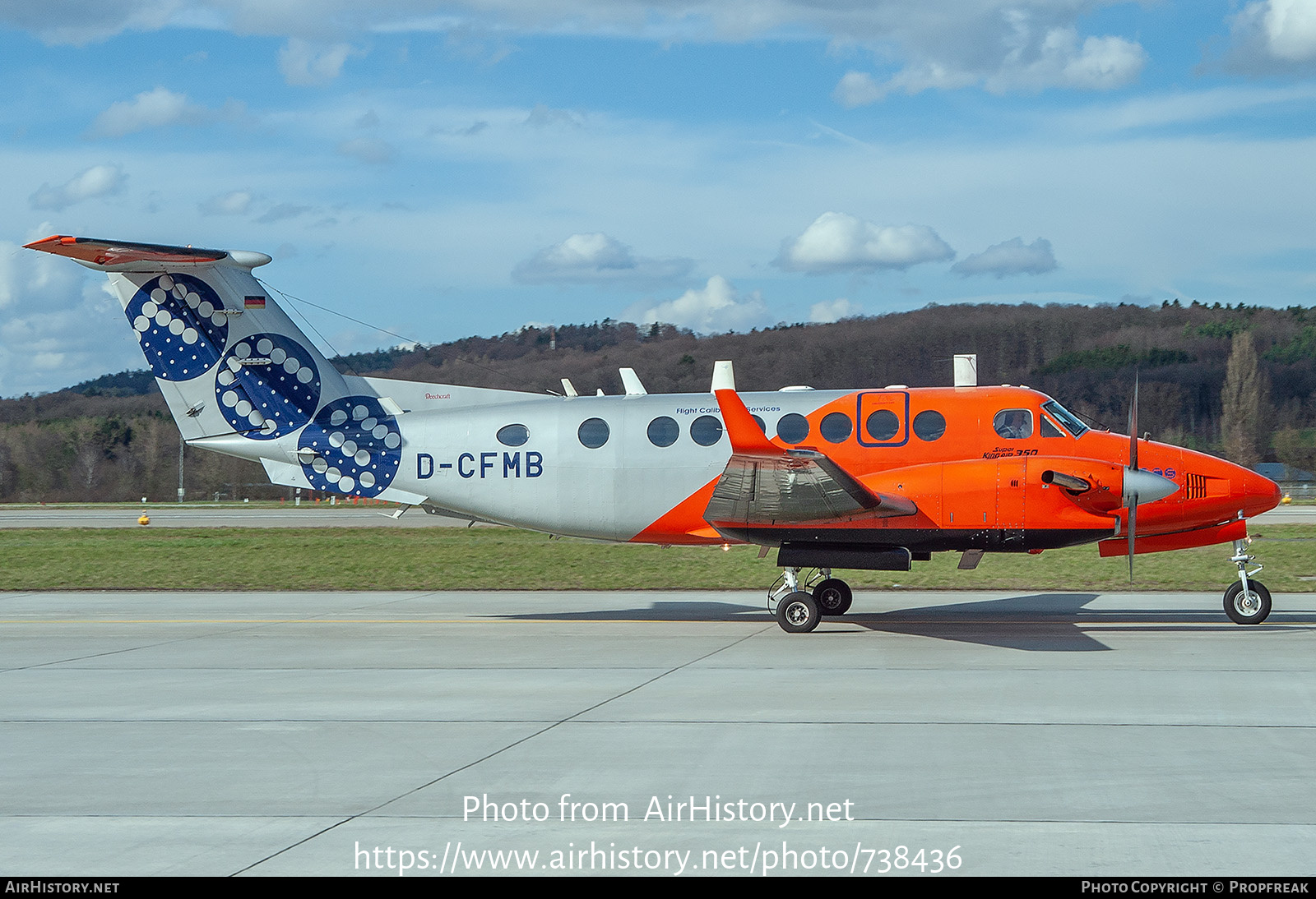 Aircraft Photo of D-CFMB | Beech Super King Air 350 (B300) | Flight Calibration Services - FCS | AirHistory.net #738436