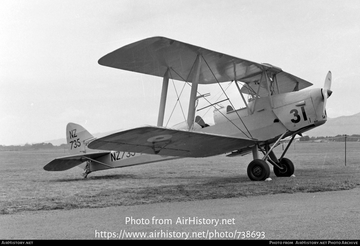 Aircraft Photo of ZK-ARJ / NZ735 | De Havilland D.H. 82A Tiger Moth | New Zealand - Air Force | AirHistory.net #738693