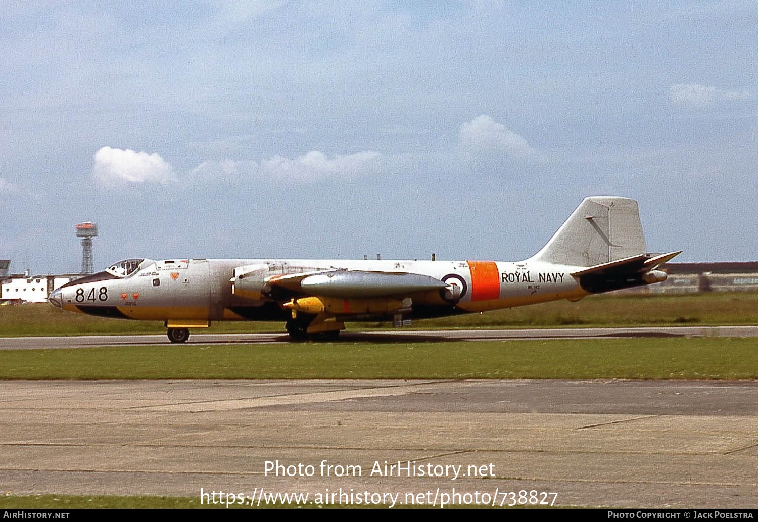 Aircraft Photo of WK142 | English Electric Canberra TT18 | UK - Navy | AirHistory.net #738827