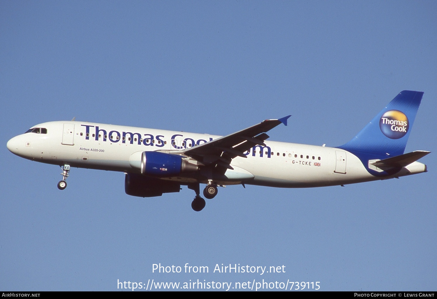 Aircraft Photo of G-TCKE | Airbus A320-214 | Thomas Cook Airlines | AirHistory.net #739115