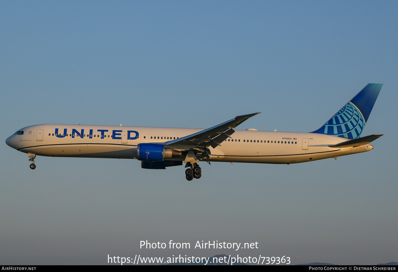 Aircraft Photo of N76062 | Boeing 767-424/ER | United Airlines | AirHistory.net #739363