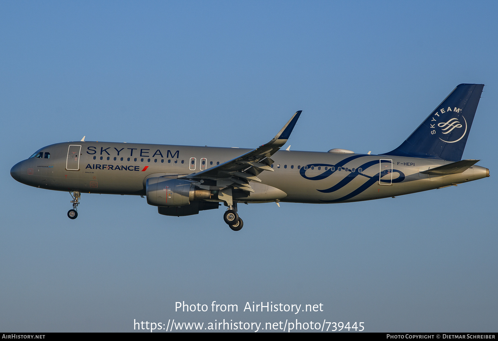 Aircraft Photo of F-HEPI | Airbus A320-214 | Air France | AirHistory.net #739445