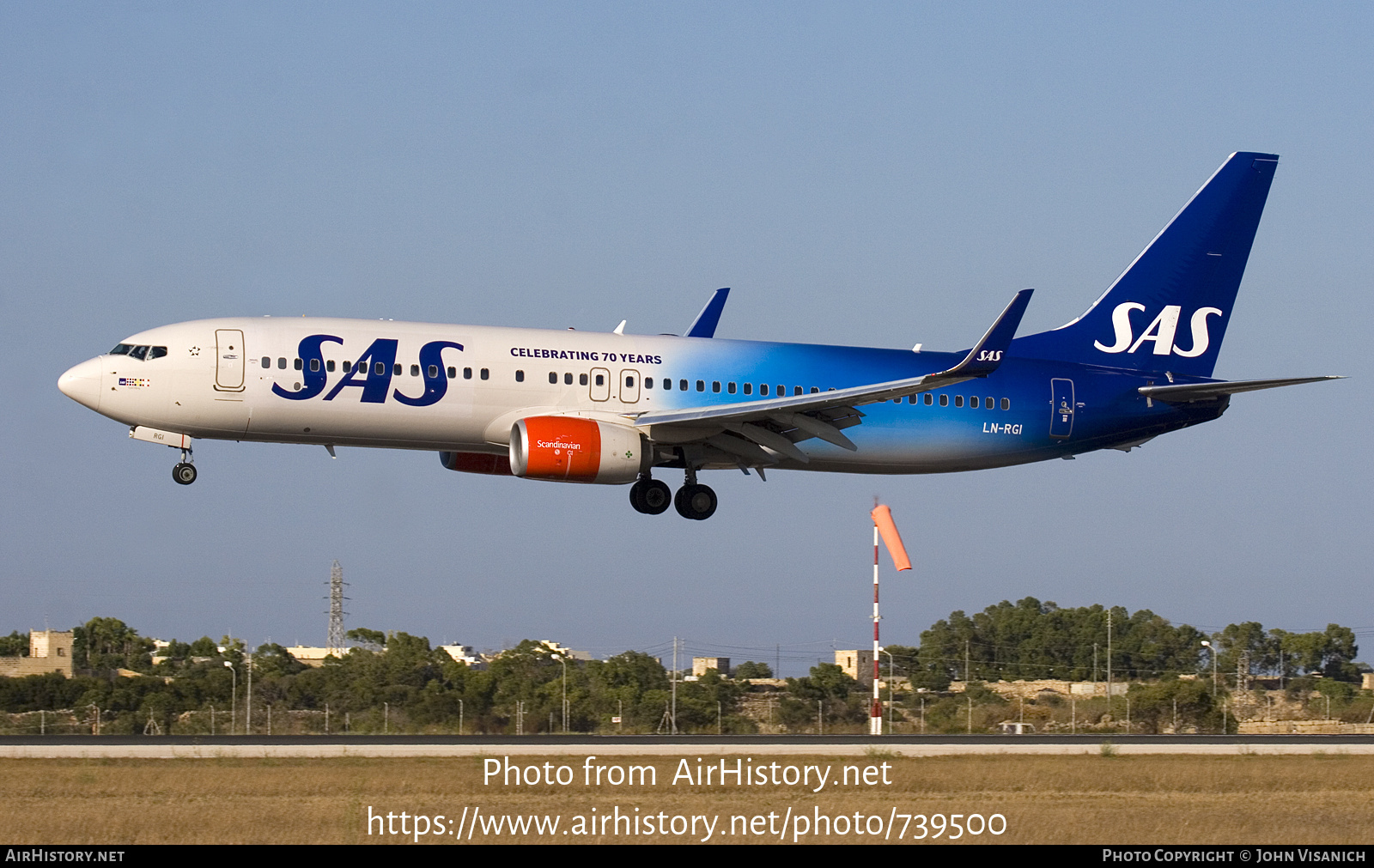 Aircraft Photo of LN-RGI | Boeing 737-86N | Scandinavian Airlines - SAS | AirHistory.net #739500