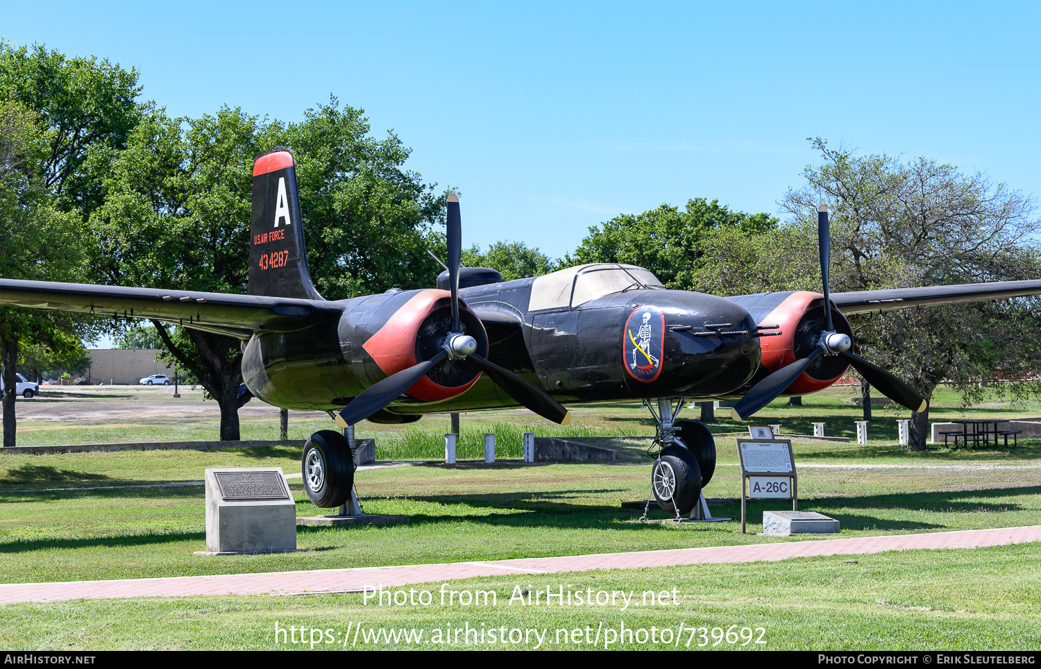 Aircraft Photo of 44-34287 / 434287 | Douglas A-26C Invader | USA - Air Force | AirHistory.net #739692