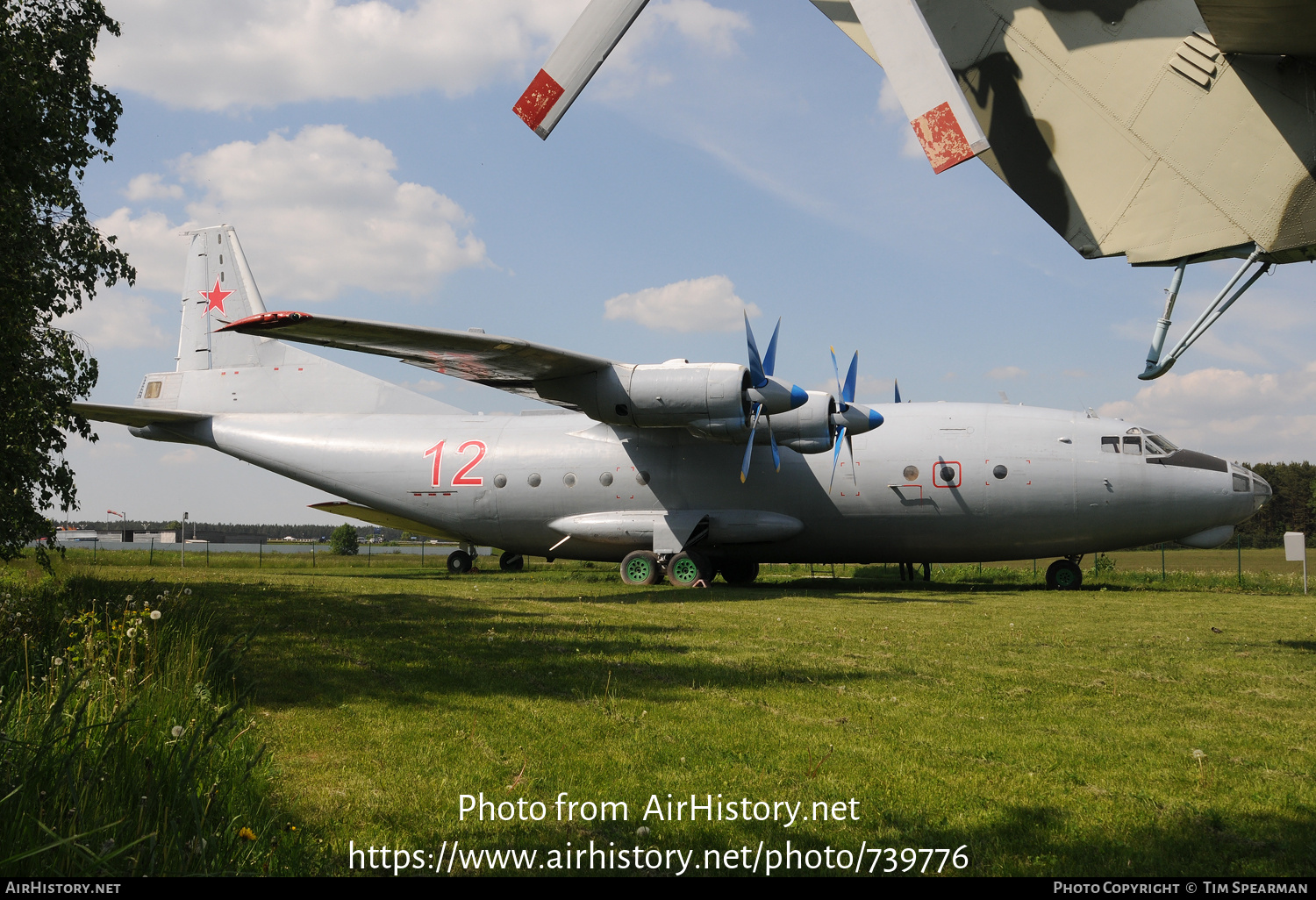 Aircraft Photo of 12 red | Antonov An-12B | Soviet Union - Air Force | AirHistory.net #739776