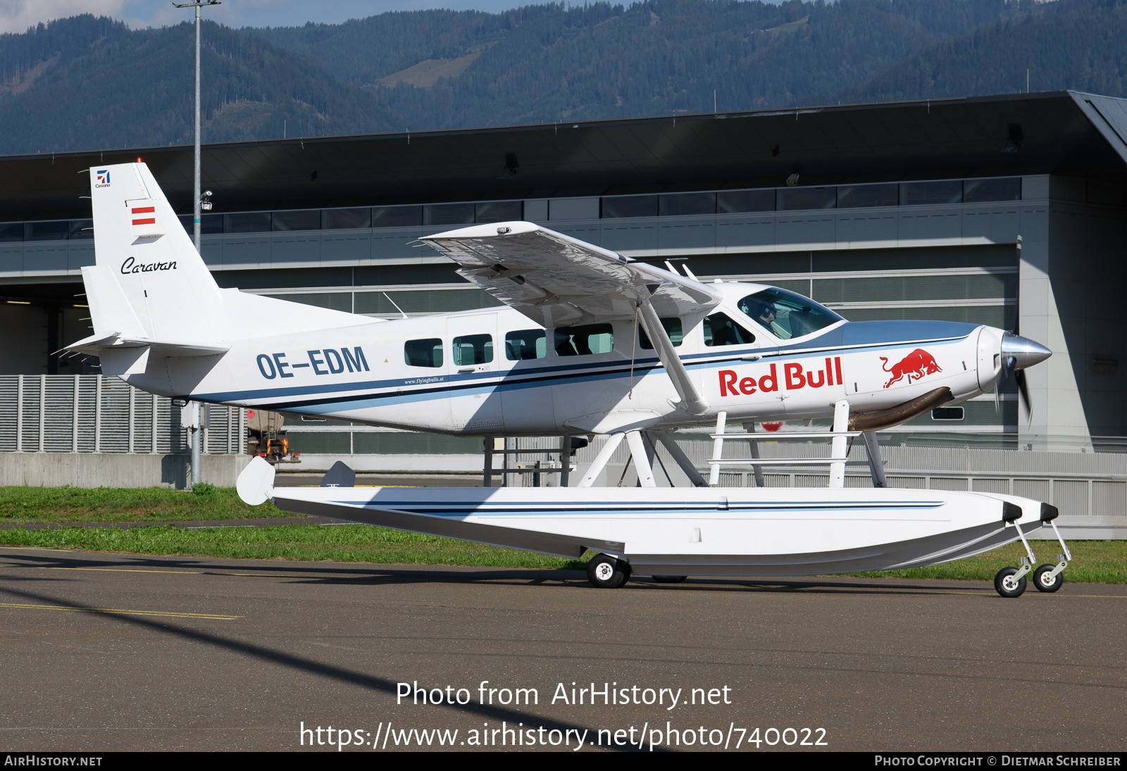 Aircraft Photo of OE-EDM | Cessna 208 Caravan I | Red Bull | AirHistory.net #740022